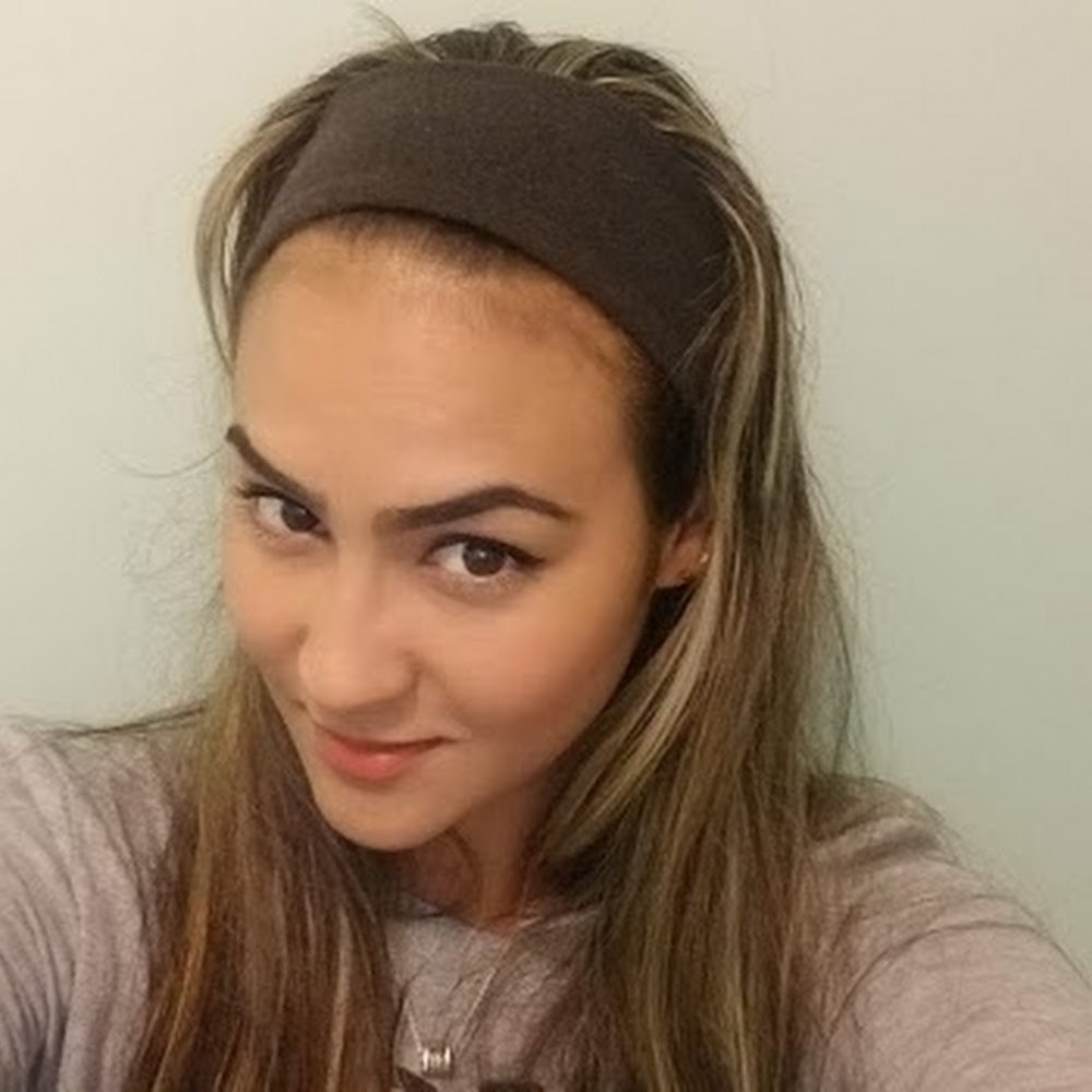 Meet your Posher, Carla